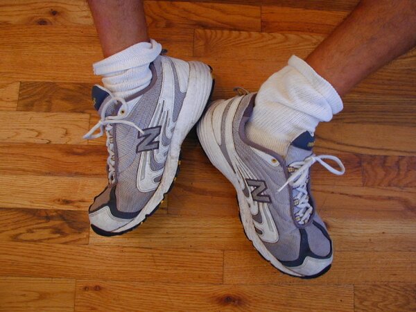 Big southern Frederick shows off size 14 feet and socks