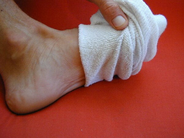 Big southern Frederick shows off size 14 feet and socks