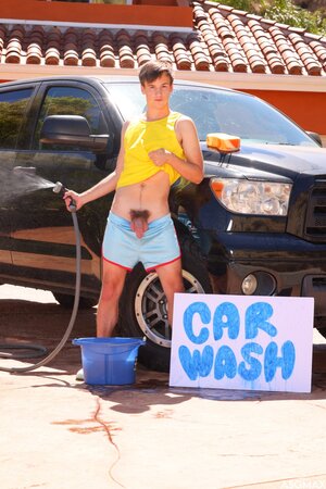 Driver Ryan Landers breeds carwash twink Zac Steele raw