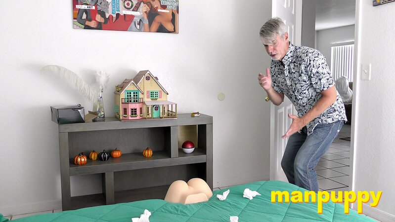 Richard Lennox mistakes toy ass for stepson and breeds it