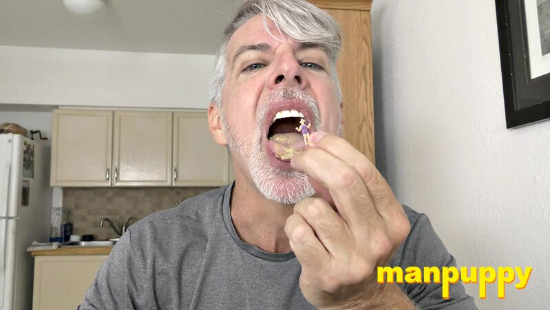 Giant Richard Lennox eats tiny friends for lunch