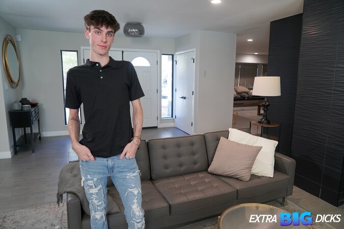 Max Mabry stuffs pizza boy Colt Spence for Thanksgiving