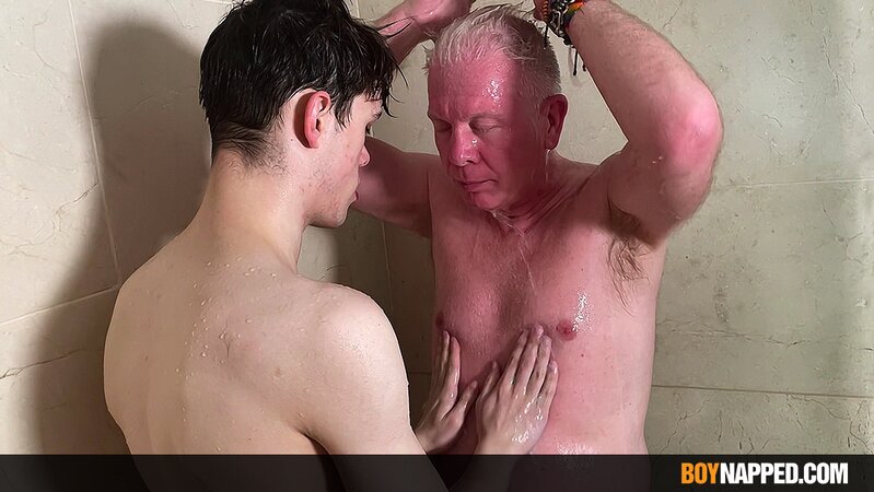 Gang showers and uses cum-soaked Jack Davis