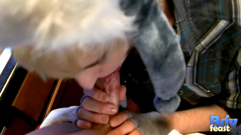 Trace Van De Kamp gets sucked and milked by Erik Tribold