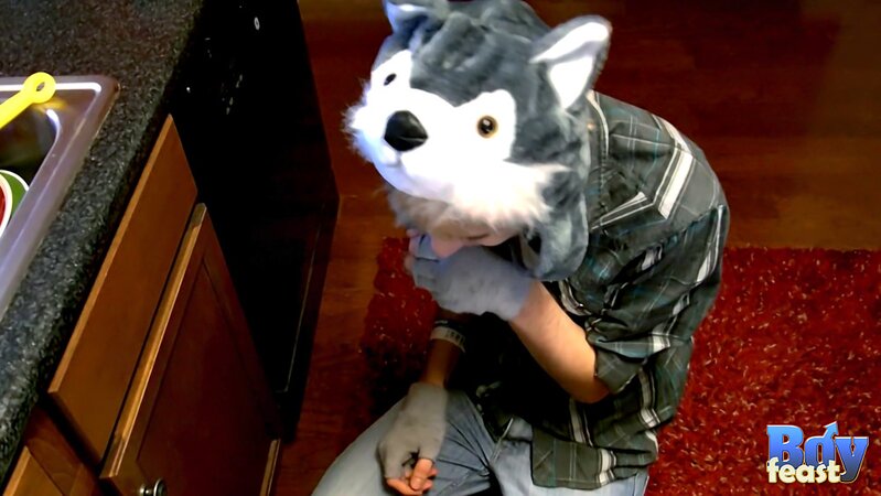 Trace Van De Kamp gets sucked and milked by Erik Tribold