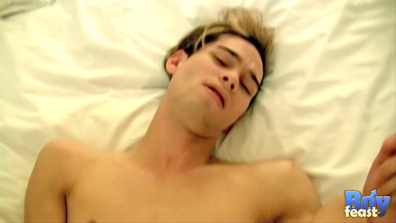 Lucas Bynes rides Trace Van De Kamp to messy cumshots