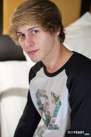 Cooper Steel lubes up and strokes thick vacation load