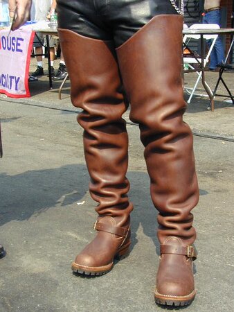 Boot hunks show off leather passion at Folsom festival