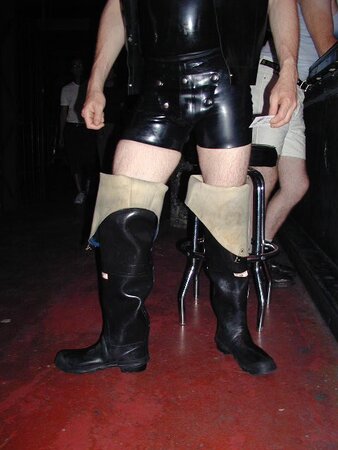 Boot hunks show off leather passion at Folsom festival