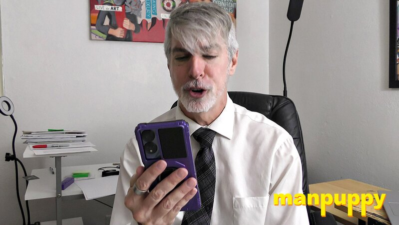 Tutor Richard Lennox footjobs student live on stream