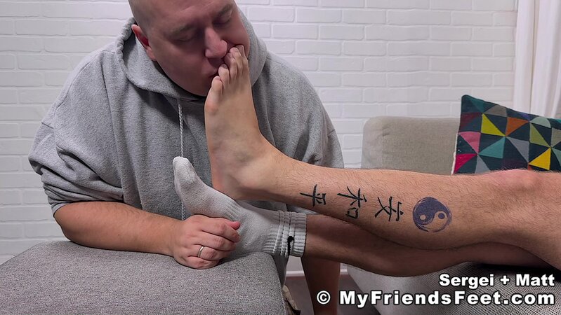 Sergei slaps and dominates Matt’s face with sweaty feet