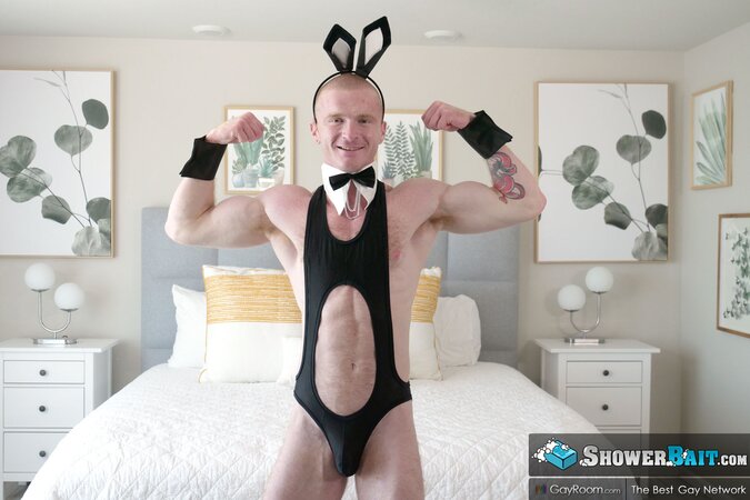 Adrian Hart breeds playboi bunny Brody Fox raw