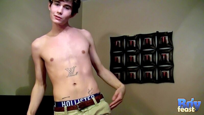 Dakota White jerks new twink cock for hot arrival load