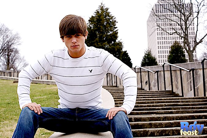 Ashton poses nude in park for natural light twink shots