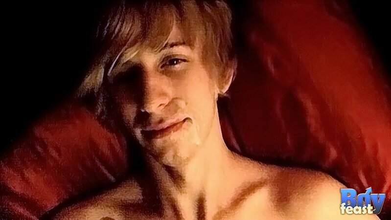 Trace Van De Kamp face-fucks Erik Tribold to hot facial