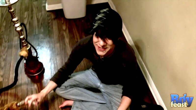 William Isaacs POV sucks Trace Van De Kamp to facial