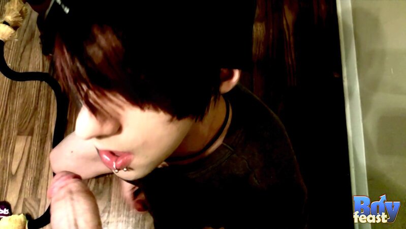 William Isaacs POV sucks Trace Van De Kamp to facial