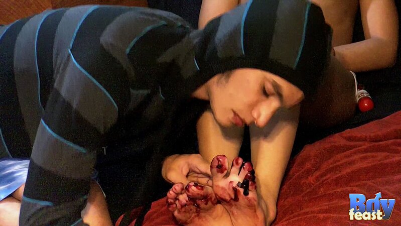 Angel and Tristan foot-fetish kitchen play