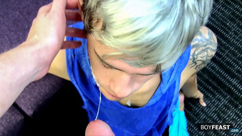 Trace Van De Kamp face-fucks Tully Jakeson hard