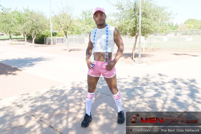 Drake Von breeds Jake Waters after kickin balls