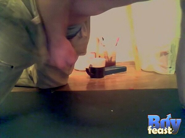 Lukas jerks solo load with smooth twink body flexing