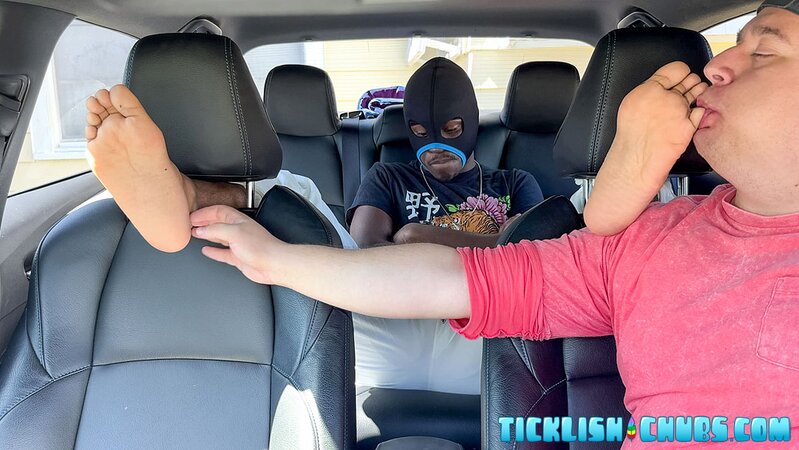 Eddy masked shy boy gets soles tickled on Snyft ride