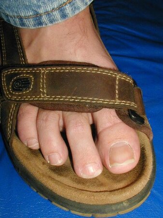 Sandals theme night shows off hot anonymous feet in NYC