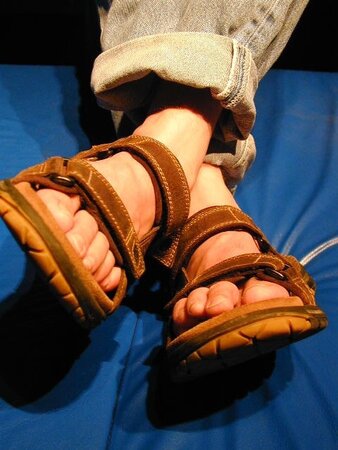 Sandals theme night shows off hot anonymous feet in NYC