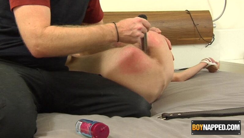 Master Kane tickles and paddles bound Jason Leigh senseless