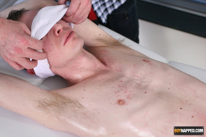 Aaron Slater blindfolded and flesh-jacked to massive chest load