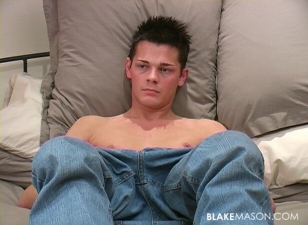 Born performer Jay jerks fast and cums loud