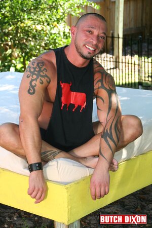 Eddie Kordova showers al fresco and blasts cum