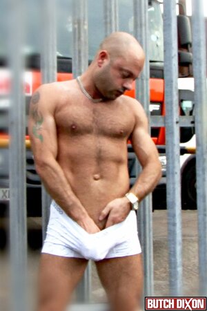 Jaxson Phillipe gulps boss Dillon Buck’s curved cock outdoors