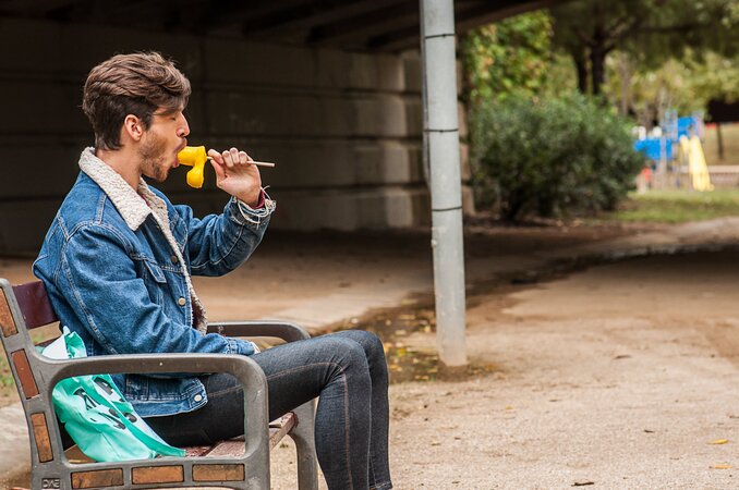 Viktor A rushes home to give his boyfriend a mind-bending birthday blowjob