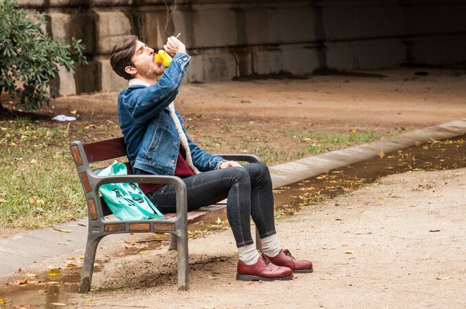 Viktor A rushes home to give his boyfriend a mind-bending birthday blowjob