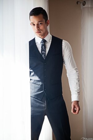 Nic Sahara and Justin Matthews heat up the step-brothers takedown