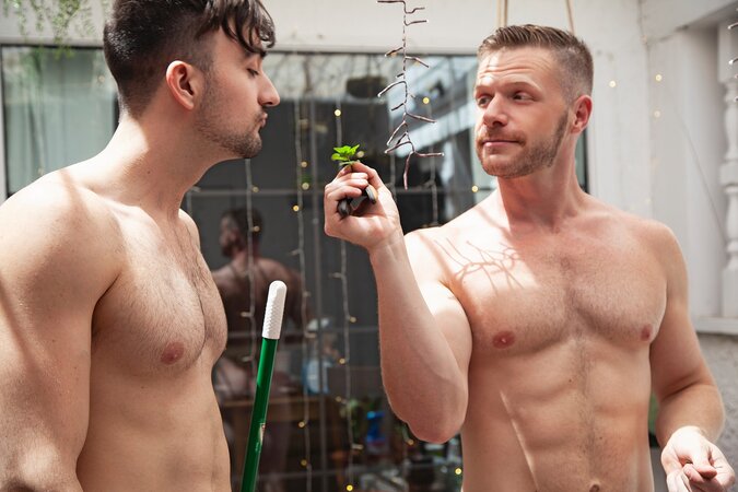 Boyfriends Brian Bonds and Mason Lear raw fuck in courtyard