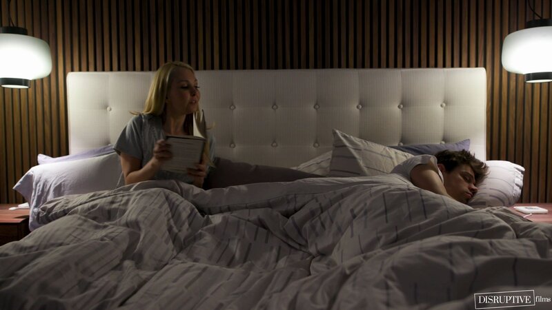 Michael Del Ray fucks unfashionable accountant Elliot Finn