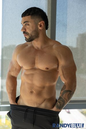 Arad Winwin barebacks and facials ginger bottom Lucas Scott