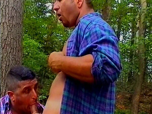 Muscle daddy Patrick Ives gets sucked dry by Tony Genero