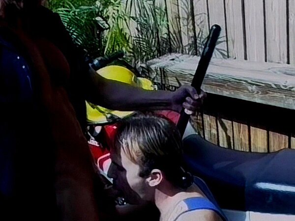 Construction worker Vince Siciliano fucks muscle bear cop Rob Jones