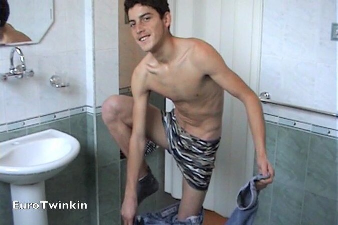 Tomas Kiril jerks thick uncut cock in the shower