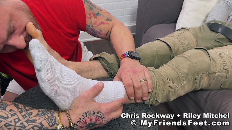 Riley Mitchel worships Chris Rockway’s perfect soles before they both blow huge loads
