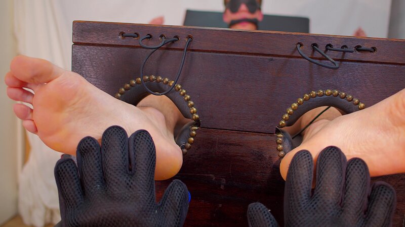 Marc gets bound and dominated by Matteo in a rough homemade session