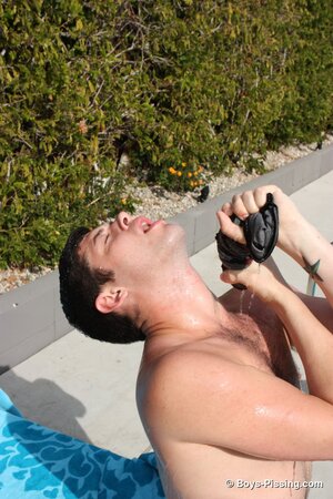 Chase Young pisses all over himself by the pool then jerks out a thick load