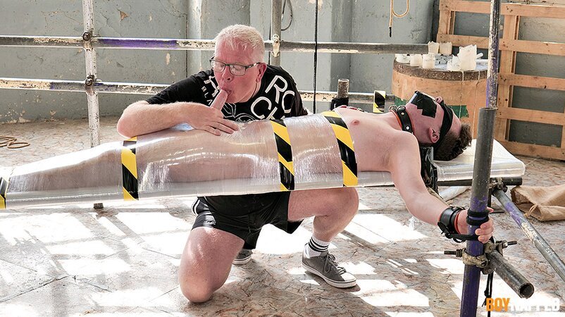 Blindfolded twink Justin Tiempo gets edged to a massive load