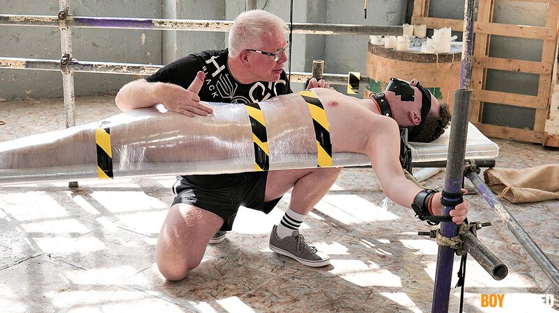 Blindfolded twink Justin Tiempo gets edged to a massive load