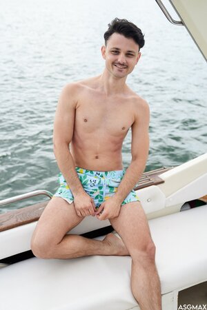 Enzo Muller and Angel Elias fuck raw on a boat under the open sky