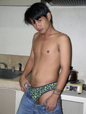 Sporty twink Carlo leaks precum while stroking his ripped abs and hard cock