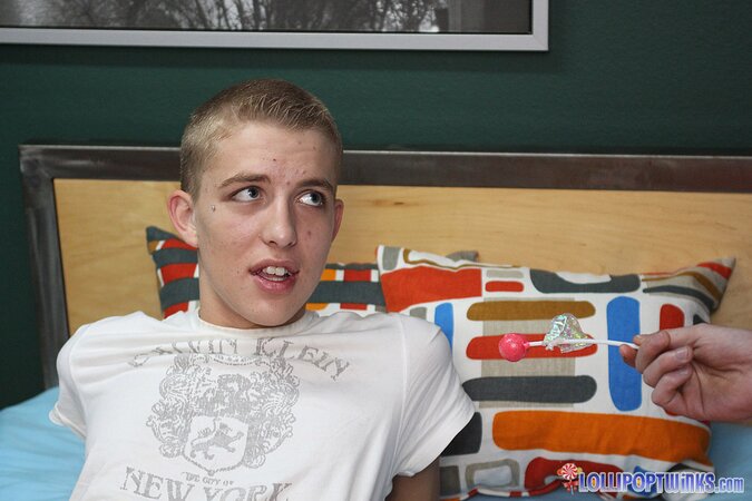 Dylan Chambers rewards sugar free Chris Jett with a deep fuck